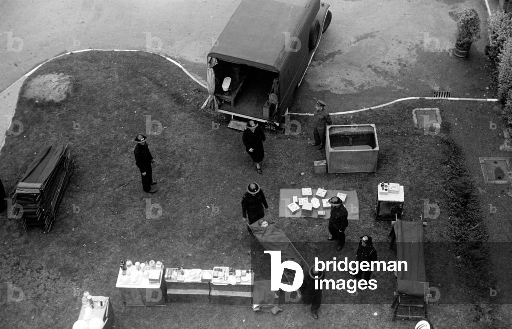 Alfieri. FAP (first aid post) Wardens set up a first aid post during Invasion Exercises, Kingston, London.
25th October 1942