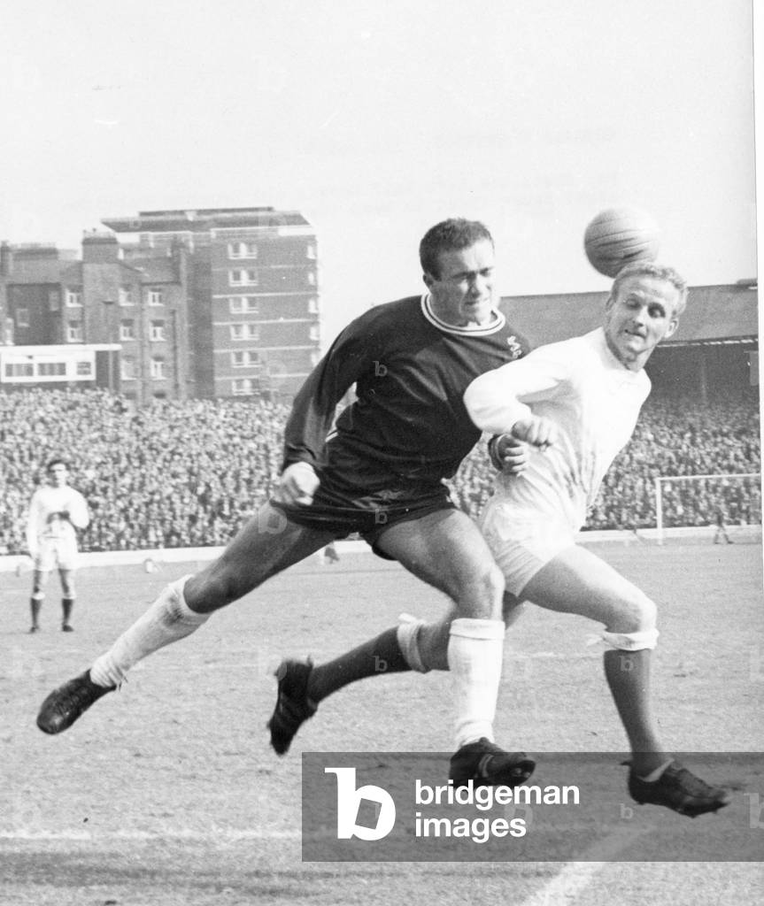 Chelsea v Everton leage match at Stamford Bridge September 1965. Everton's Alex Young (right) is hurried by Chelsea's Ron 'Chopper' Harris (left). Final score: Chelsea 3-1 EvertonRon Harris (photo)