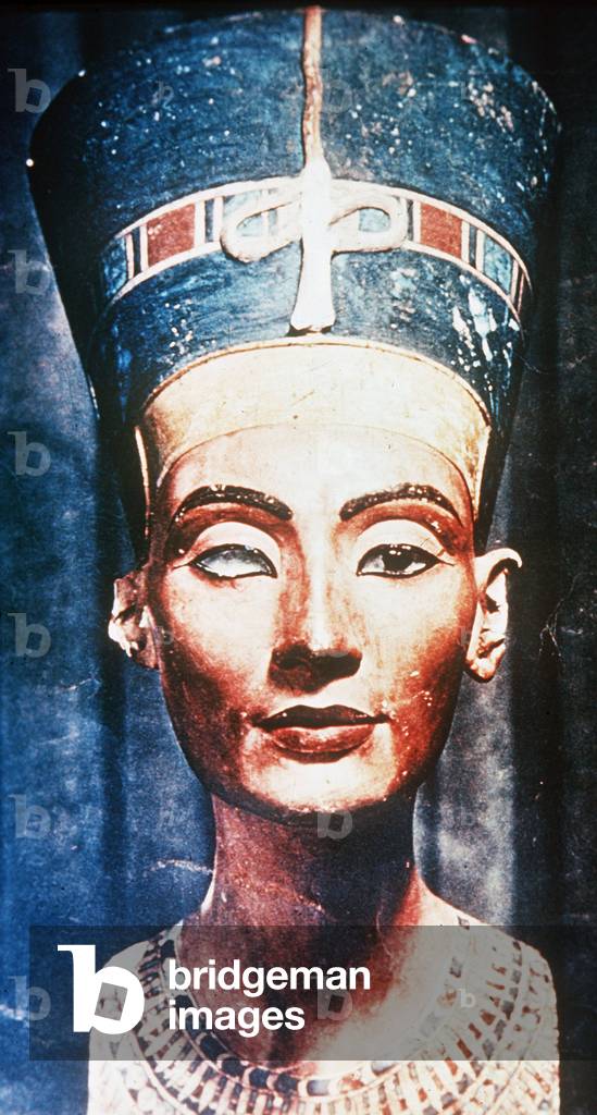 Queen Nefertiti, Egyptian sculpture, c.1970 (photo)