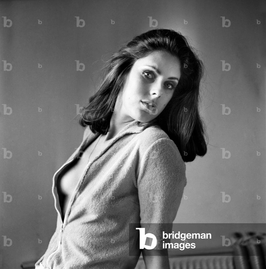 Actress Anne Irving posing for pictures, November 1969