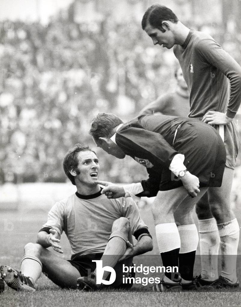 Derek Dougan of Wolves being spoken to by referee, 1969 (photo)