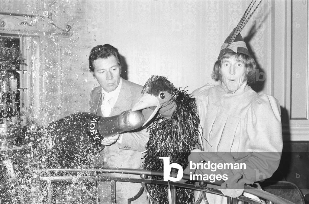 Rod Hulll and Emu greets Max Bygraves to the new Cinderella and Louis bars at the London Palladium 15th December 1972 (b/w photo)