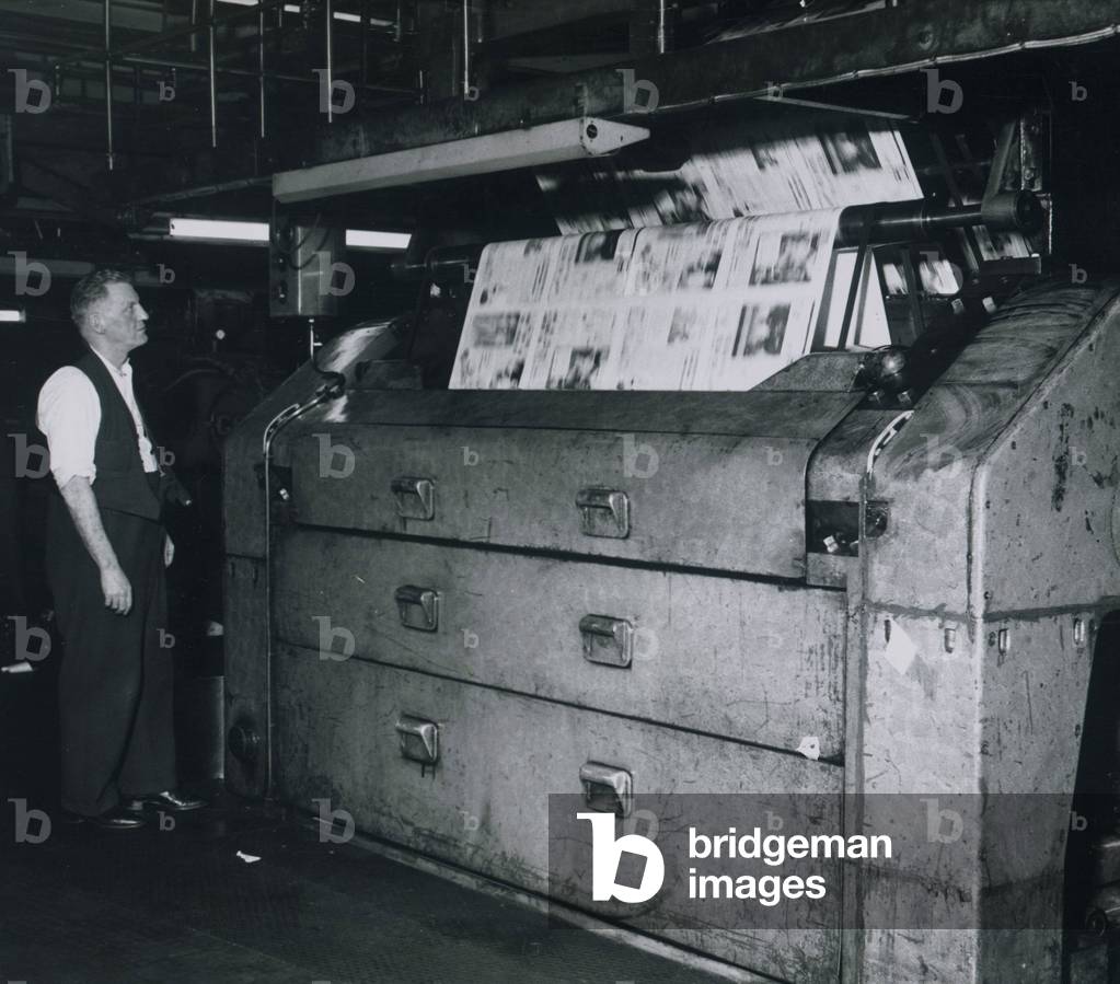 Printing of the Daily Mirror newspaper April 1954