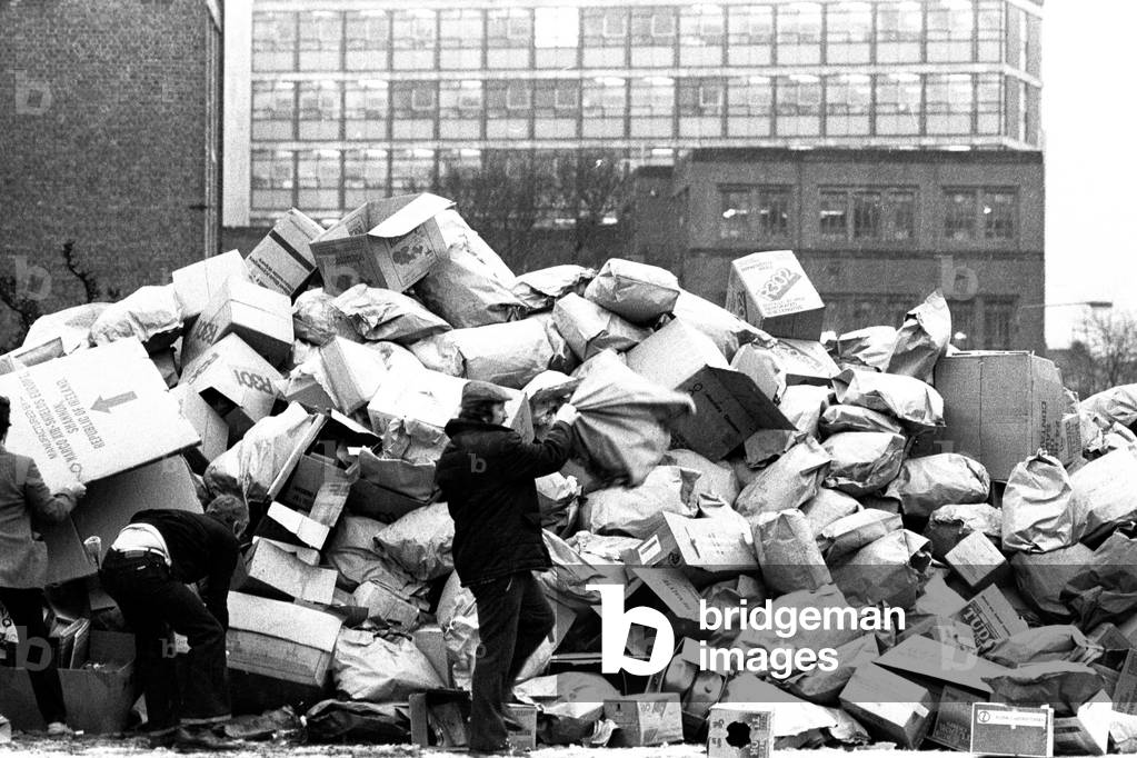 Rubbish piling up outside the Royal Victoria Infirmary during the refuse collectors strike on 14th February 1979 (b/w photo)