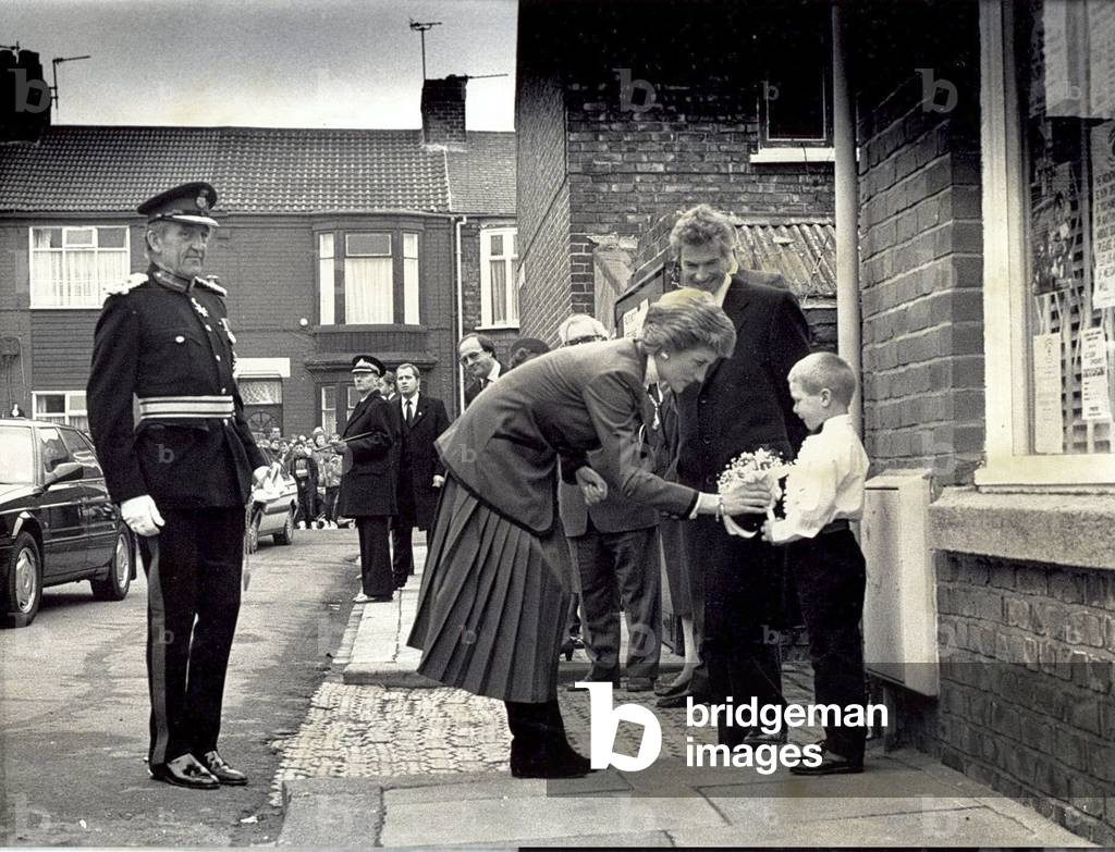 Princess Diana the Princess of Wales. (North East visits). Jonathon Whyman presents the princess with some flowers. 07/12/1989 (b/w photo)