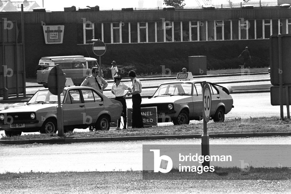 General scenes of traffic scenes in Newcastle - The Tyne Tunnel is closed, 20 June 1979 (b/w photo)