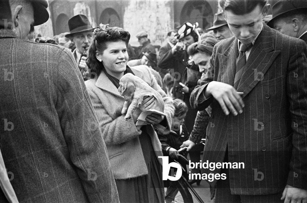 Bethnal Green Street Pet Market, East London, 23rd May 1946 (b/w photo)