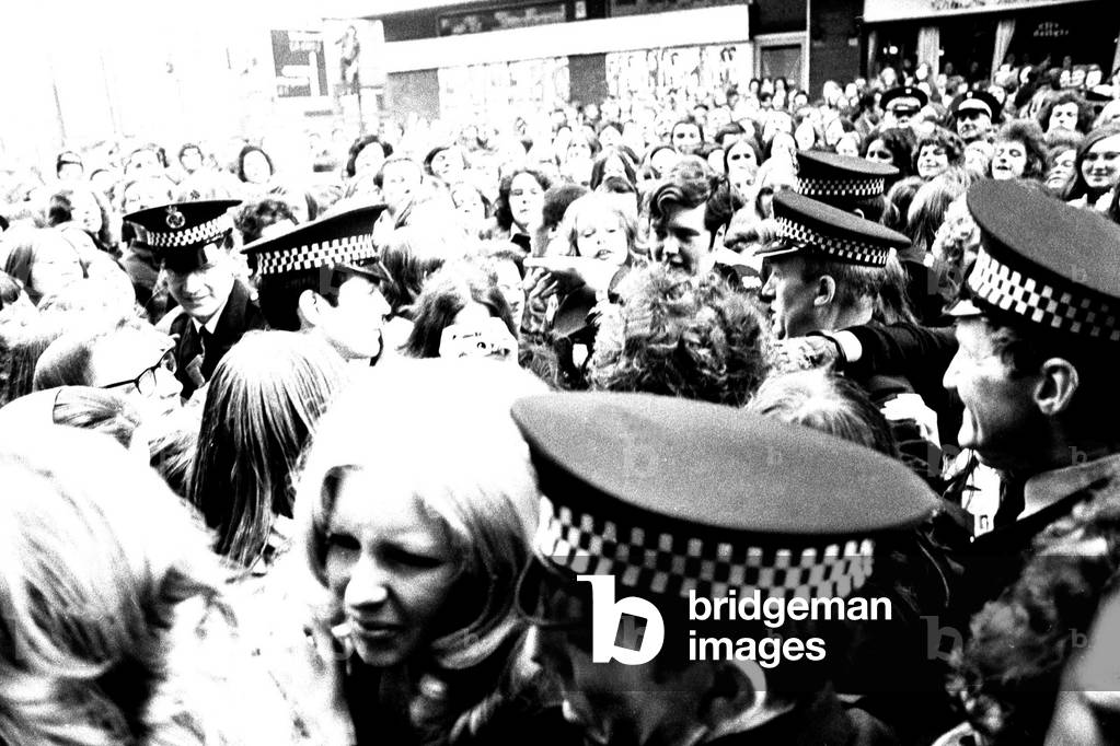 Three thousand women turned up to see actor Peter Wyngard, who played Jason King in the televisions series Department S, open City Stylish in New Bridge Street, Newcastle on March 23rd, 1972