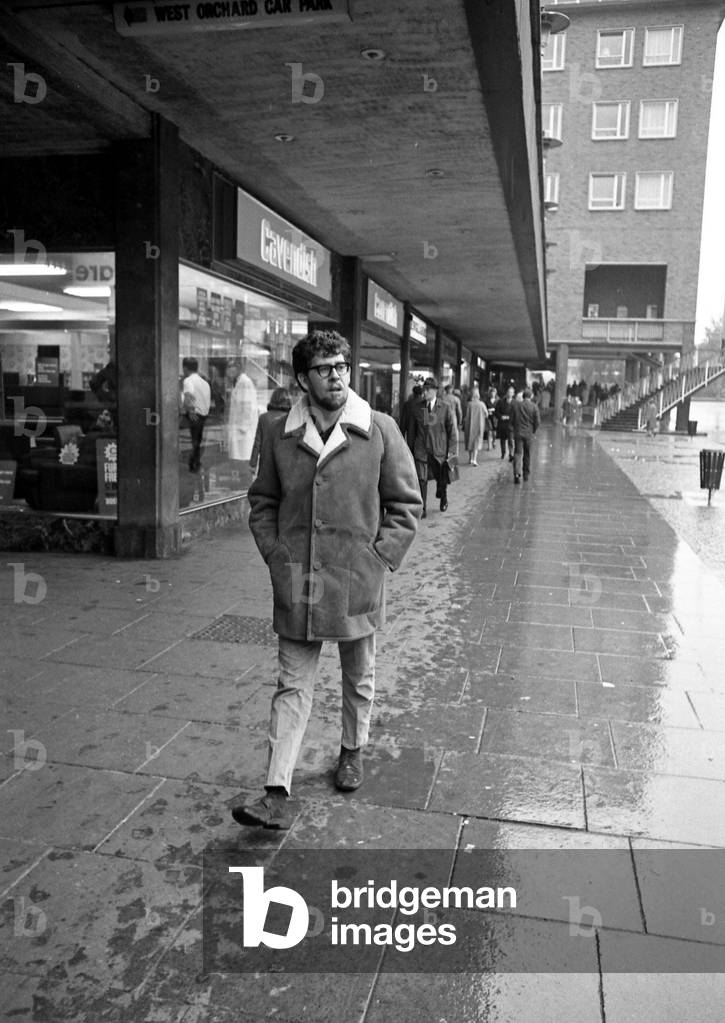 Rolf Harris is in Coventry Precinct because he is starring in the Coventry Theatre Birthday Show, which opens tomorrow. 8th October 1968 (b/w photo)