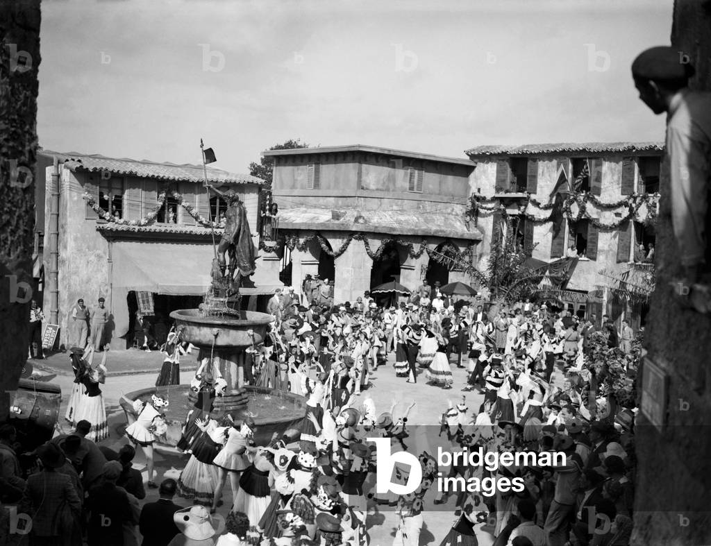 Filming of Brewster's Millions, directed by Thornton Freeland at British and Dominions Studios, Elstree, Hertfordshire, England, August 1934.