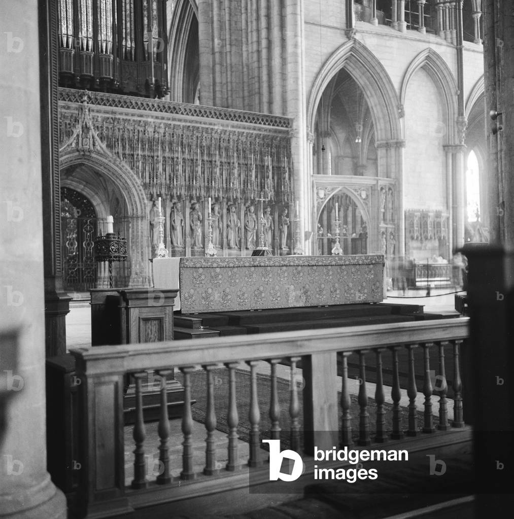 York Minster The Nave. 3rd April 1961 (b/w photo)