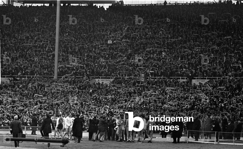 League Cup Final 1968. Arsenal v. Leeds. Leeds players show the cup to their supporters at the tunnel end. March 5th 1968 (photo)