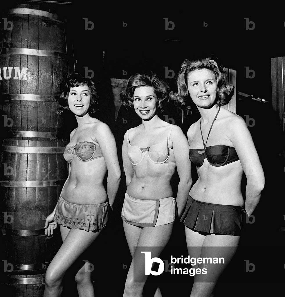 Tweka Fashion, September 1962 (b/w photo)