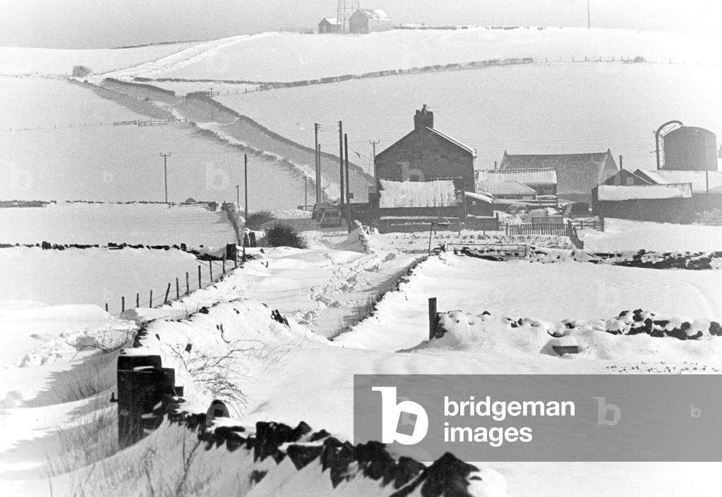 The area near Loftus, Redcar and Cleveland, North Yorkshire, cut off by snow, 15th February 1978 (b/w photo)