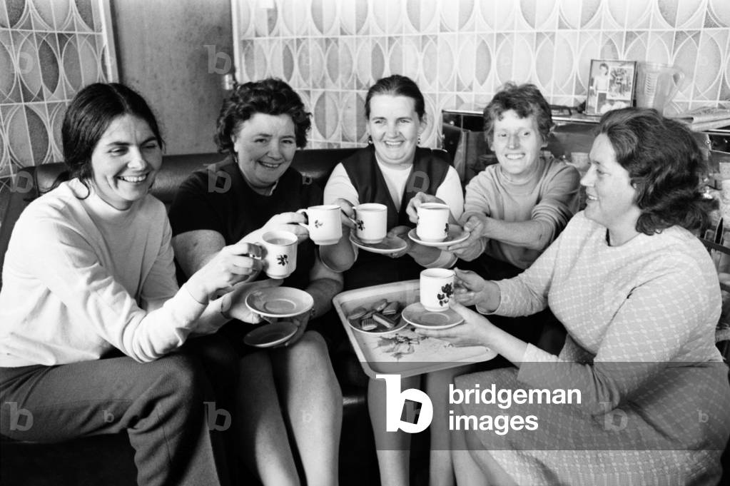 Bogside peace women seen here having a cup of tea and planning their next move. Left to Right. Harriette Hippsley, Eileen Semple, Margaret Doherty, Kathleen Doherty and Marry Barr. June 1972 72-7008-002