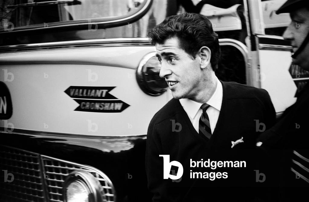 England reserve goalkeeper Peter Bonetti travels to Wembley with the rest of the England team from Hendon Hall hotel for the World Cup Final. 30th July 1966 (photo)