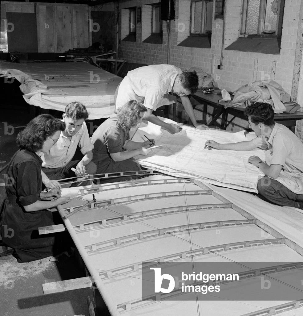 A Wight Brothers Kitty Hawk aeroplane replica being constructed, 05/01/1950