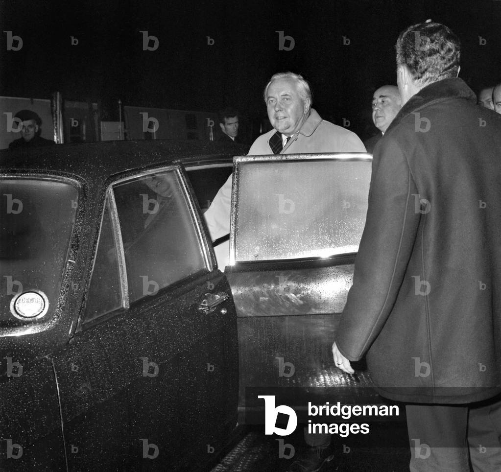 Politics: British Prime Minister Harold Wilson arrving at Lime Street railway station in Liverpool. November 1969