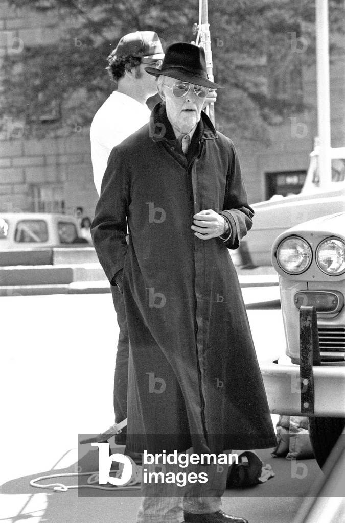 David Bowie as an old man in New York, USA, 1982 (photo)