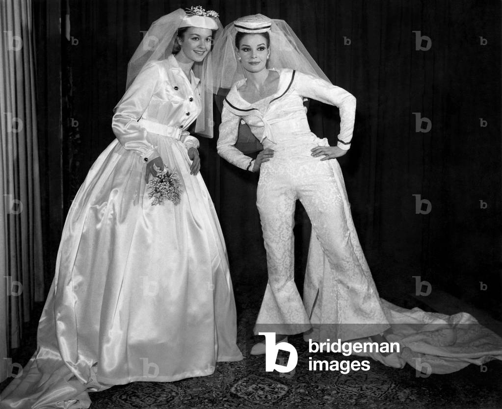 Fashion - 1960s. Members of the Women's Royal Corps took part with professional models last night (26-9-62) in a fashion show at their camp in Richmond Park,1962