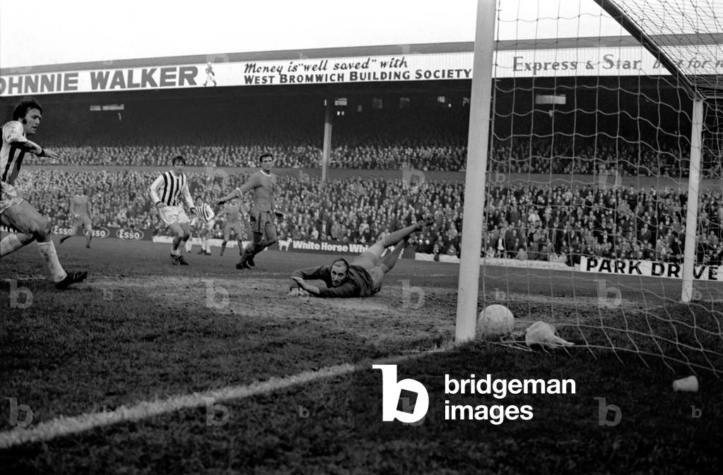 English League Division One match at the HawthornsWest Bromwich Albion 3 v Sheffield Wednesday 0. Hope - Albion's outside left scores their first goal. November 1969 (photo)