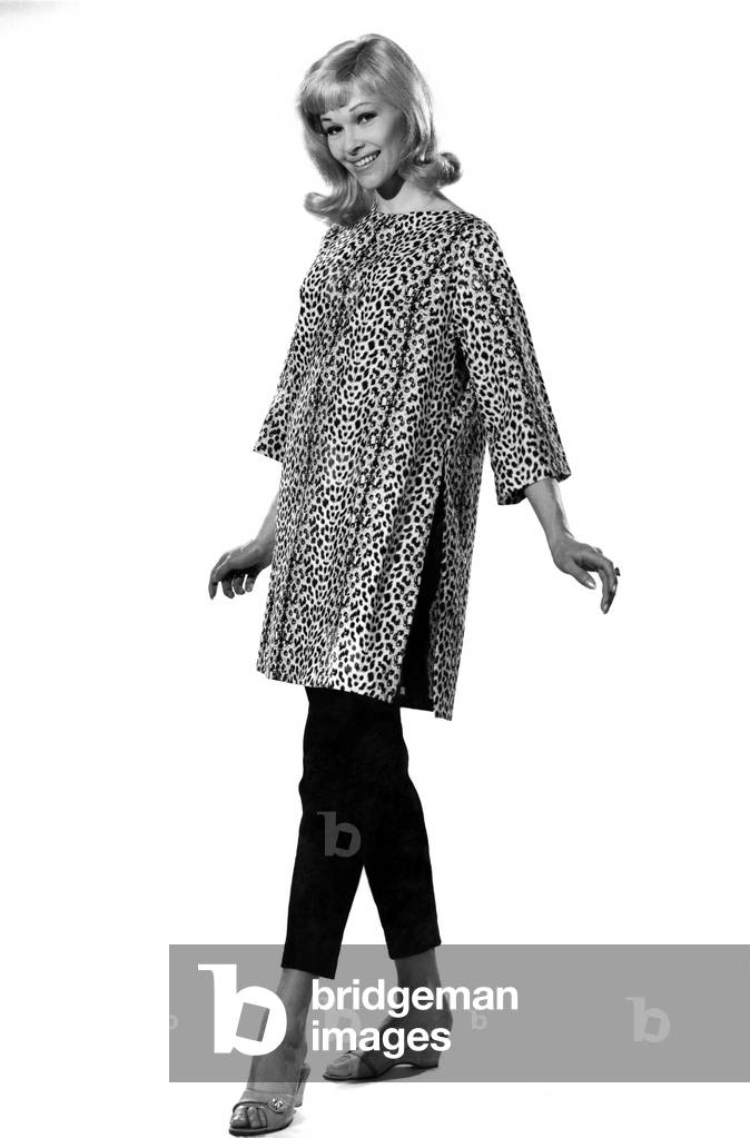 Reveille Fashions. Jo Waring. August 1962