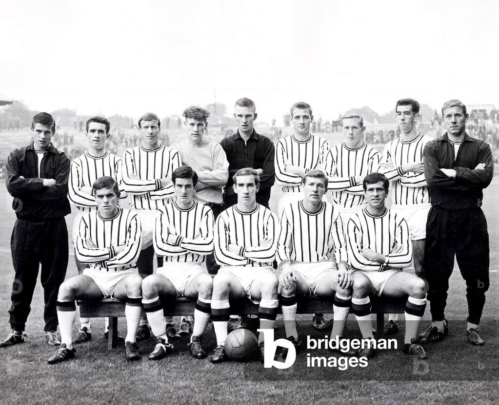 Dunfermline Athletic Football Team 1966 / 1967back rowIan Hunter Willie Callaghan John Lunn Eric Martin David Anderson Pat Delaney Jim Thomson Tommy Callaghan Jim McLeanfront rowAlex Edwards Bert Paton Jim Fleming Alex Ferguson Hugh Robertson (photo)