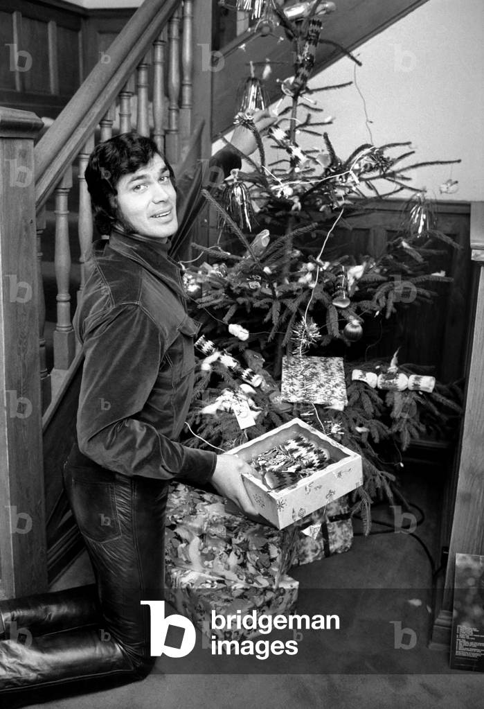 Engelbert Humperdinck pictured at his St. George's Hill Weybridge Home, 19th December 1969 (b/w photo)