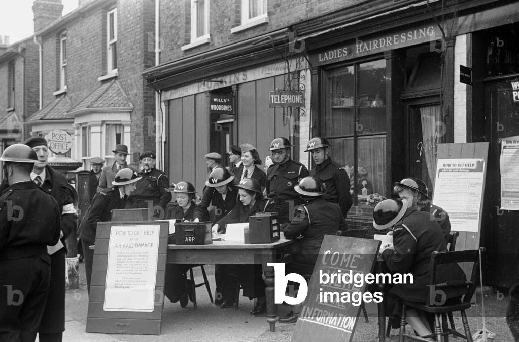 Alfieri. ARP Wardens set up an information point during Invasion Exercises, Kingston, London.
25th October 1942