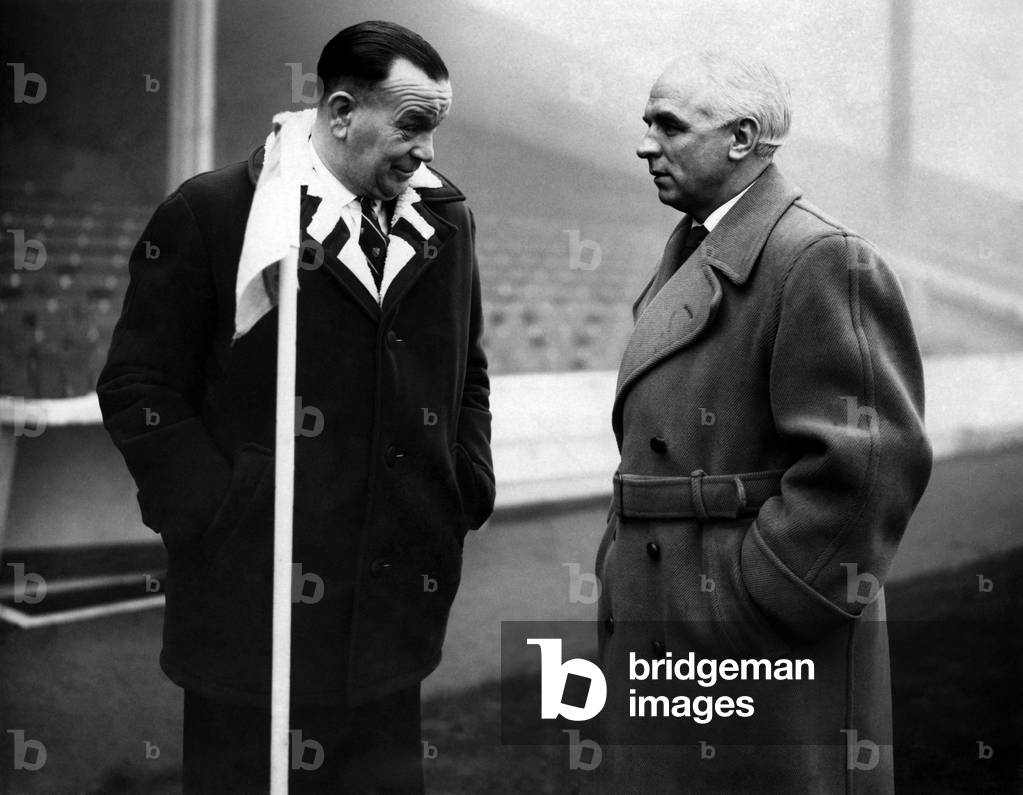 The two managers survey the situation - Raich Carter and George Poyser. November 1963 (photo)