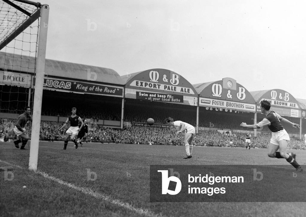 Manchester United on the attack during the league match against Aston Villa at Villa ParkSeptember 1960 (photo)