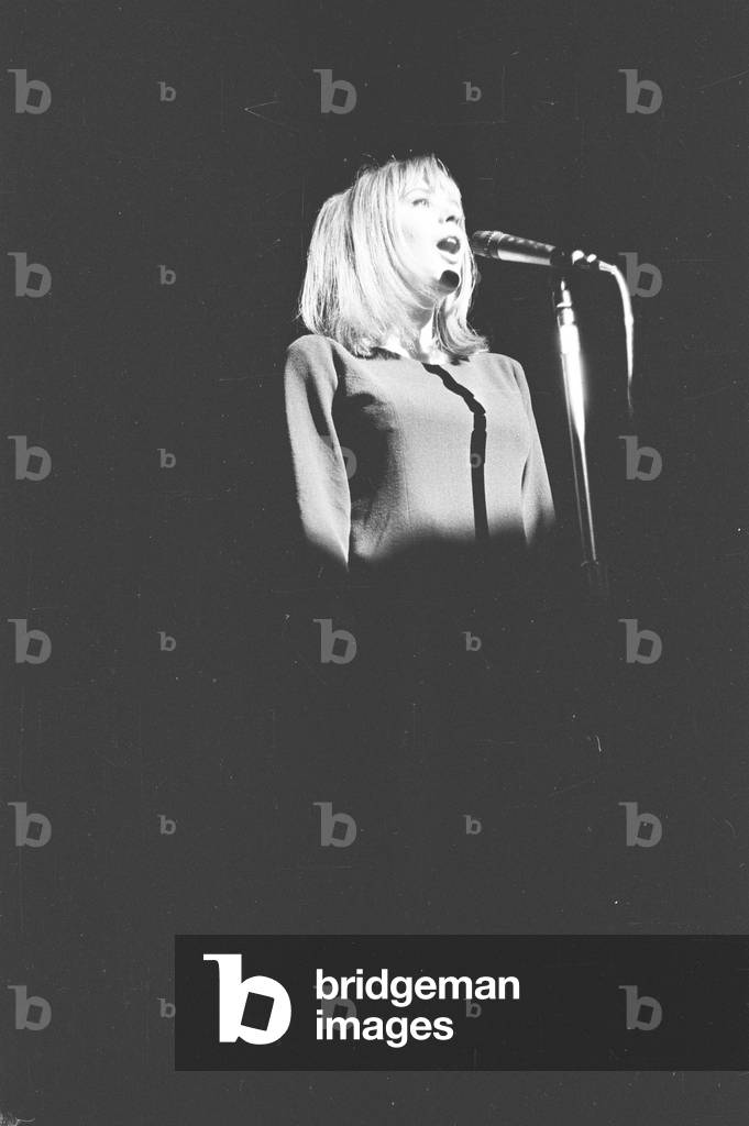 Marianne Faithfull performing in Paris. 5th January 1965 (b/w photo)