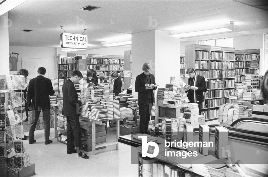 Technical book department at Foyles bookshop in Charring Cross Road, London. Circa July 1966 (b/w photo)