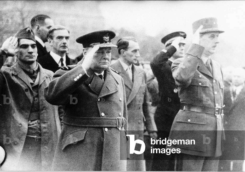 Cyril Davies bodyguard to Winston Churchill Prime Minister with former President Charles De Gaulle at the Arc De Triomphe. November 1944 (b/w photo)