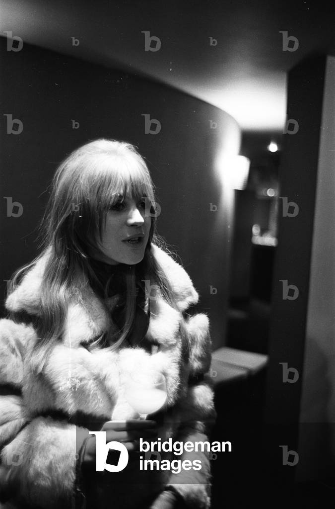 Marianne Faithfull poses for photographs. 4th December 1966 (b/w photo)