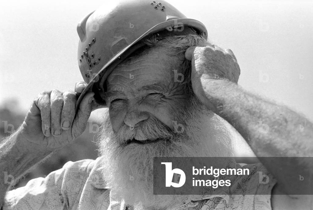 Marble Bar Western Australia: Marble Face - 68 year old Ken Macpherson, April 1977 (b/w photo)