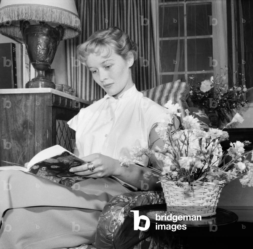 Actress Virginia McKenna, 24th June 1953 (b/w photo)