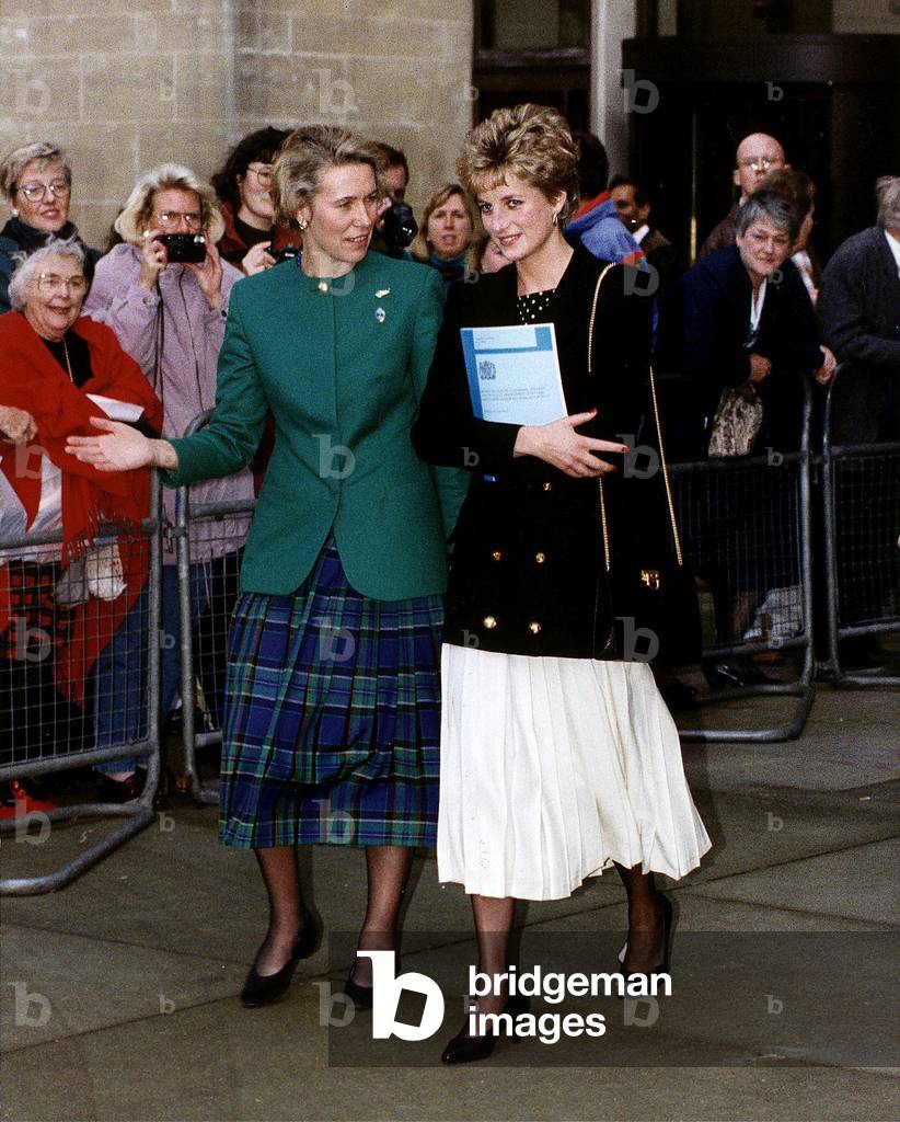 Virginia Bottomley health secretary with Princess Diana who is attending a briefing at the Department of Health November 1992 (photo)