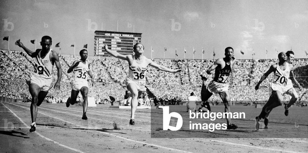 Harrison Dillard crossing the finishing line in the1948 London Olympic Games 100 metre sprint final