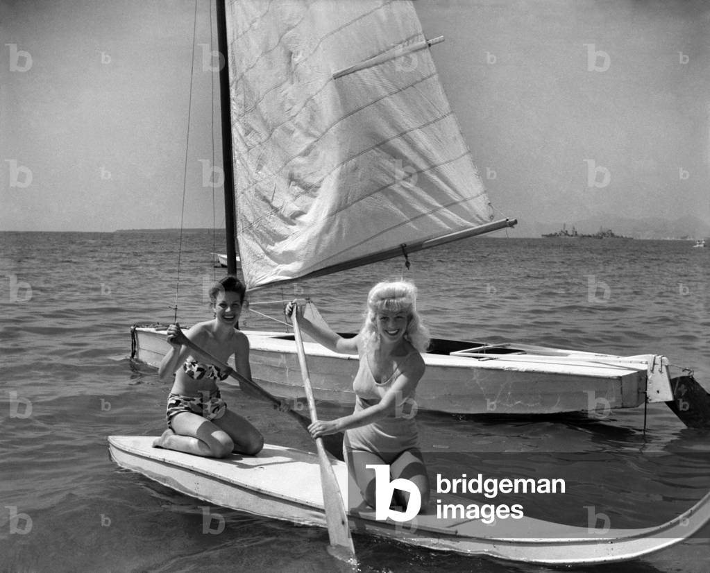 Sasi Tschaen and Yolande Blatt. South of France. July 1949 O20688-002