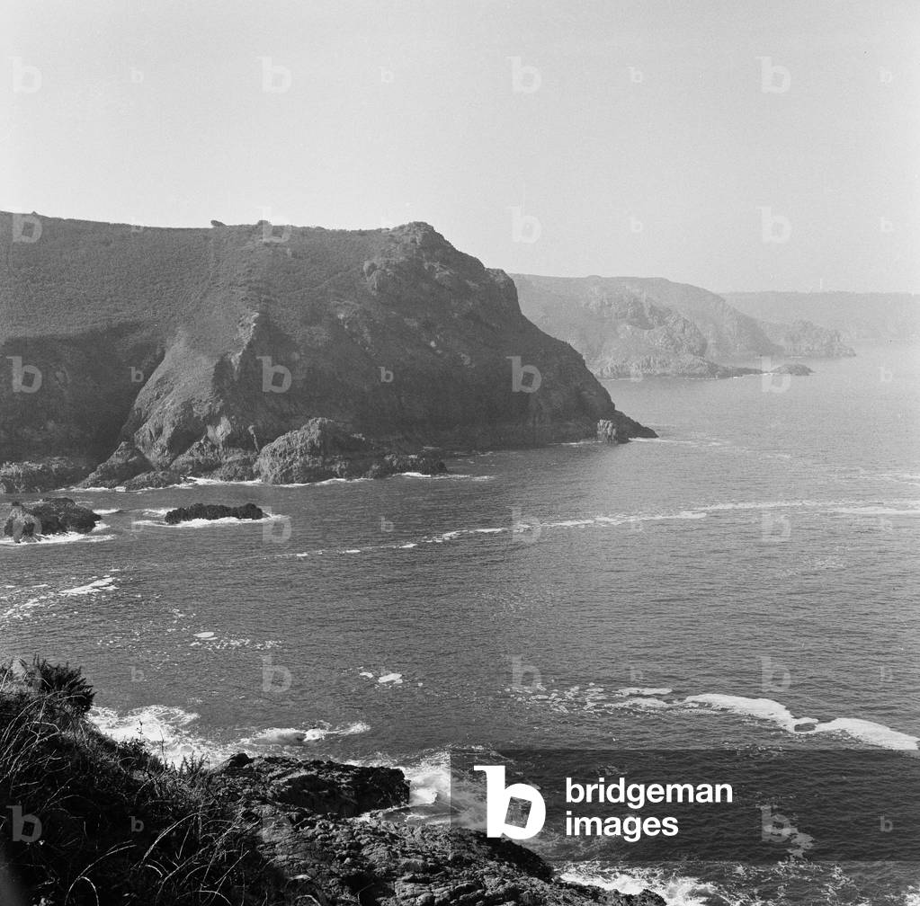 Le Col De La Roque, on the north coast of the island of Jersey, looking west from the Devil's Hole.
September 1965.
