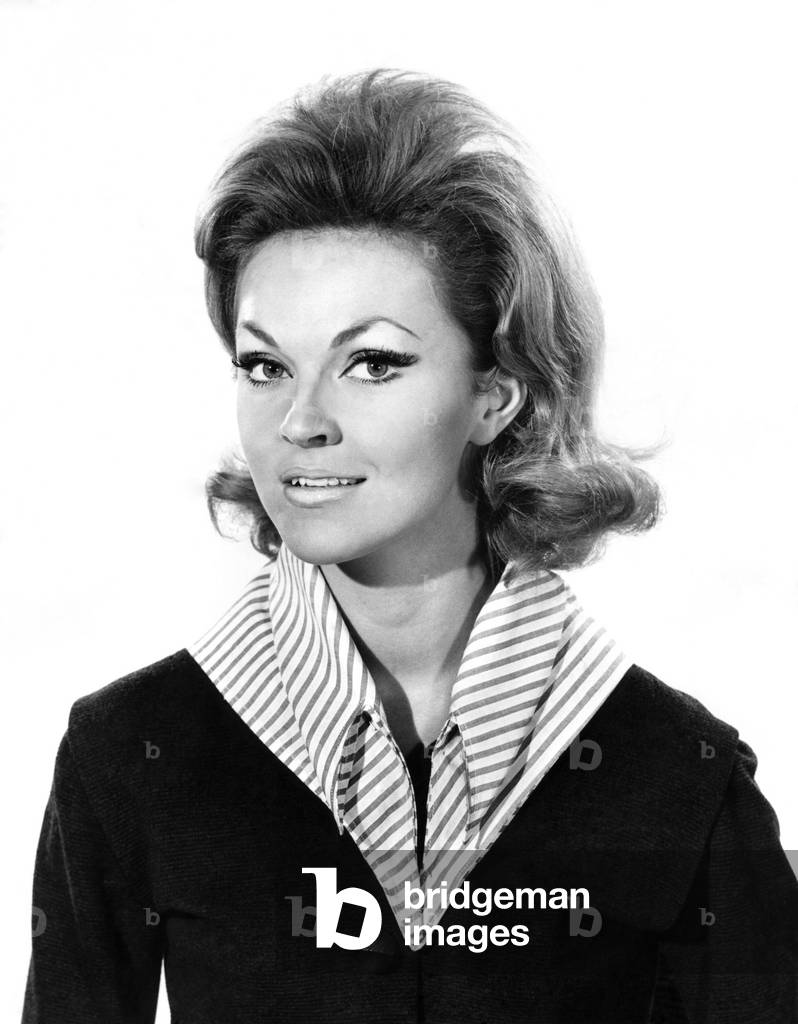 Reveille Fashions: Ann Roberts, October 1963 (b/w photo)