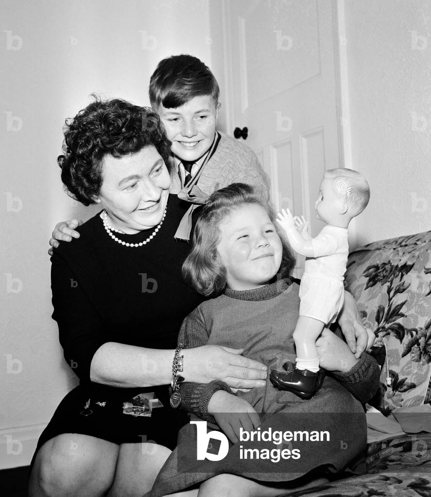 Elsie Revie, wife of Leeds United manger Don, at home with lucky charms before the FA Cup Final, her children Kim, aged five and Duncan aged 10. April 1965 (photo)