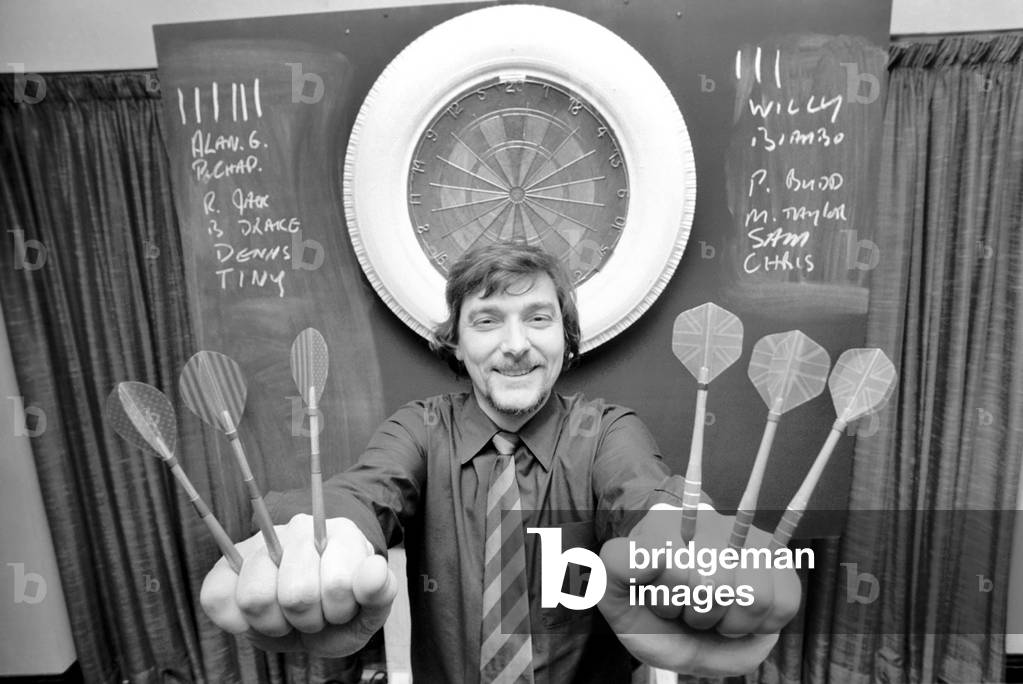 Darts. Allan Glazier, February 1975 (b/w photo)