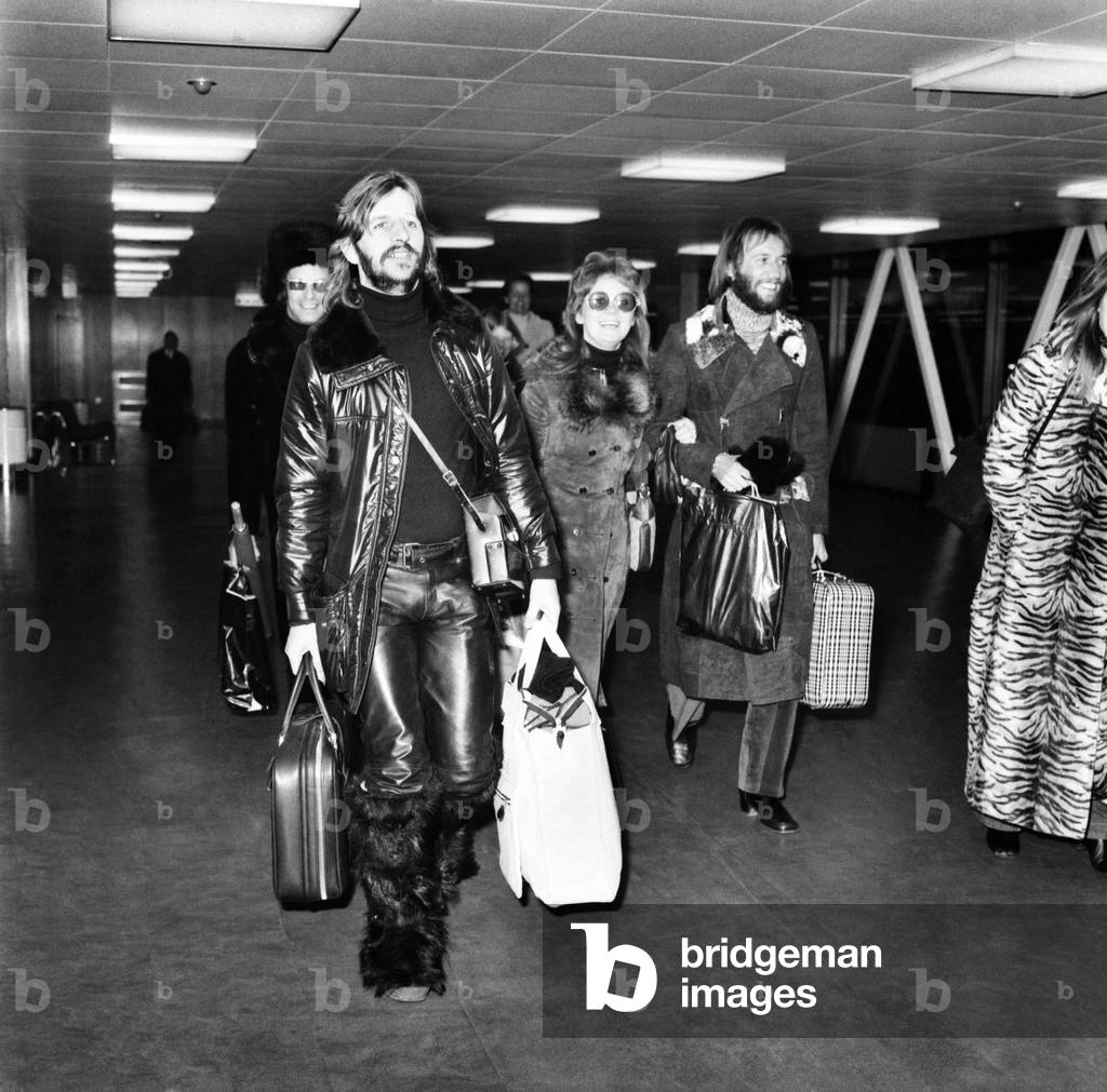 Ringo starr pictured with Lulu and her husband at Heathrow Airport. March 1971