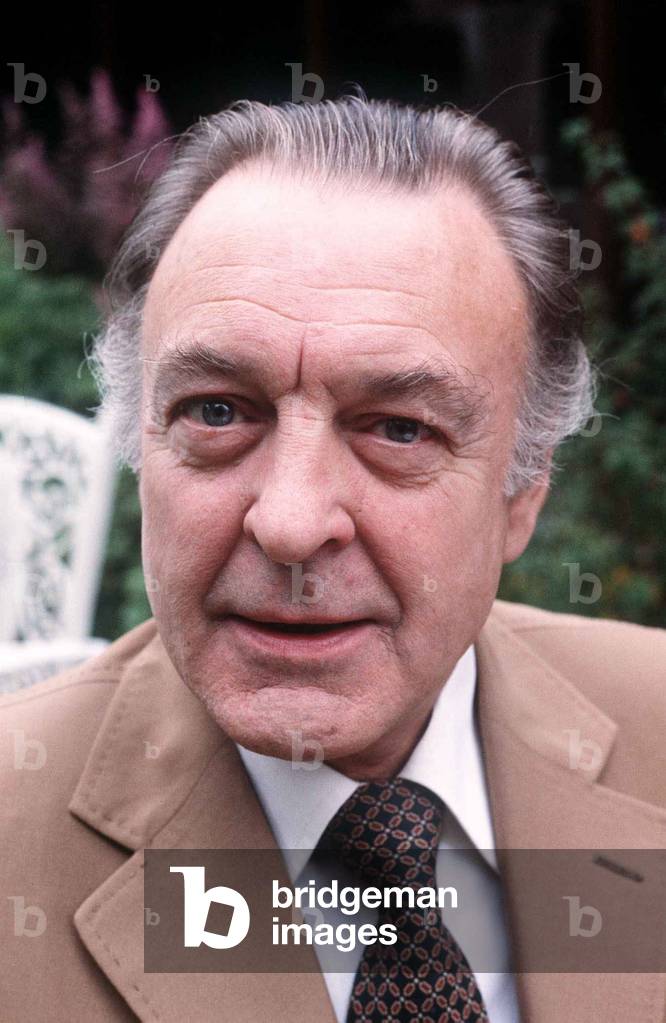 Donald Sinden actor - July 1981 (b/w photo)