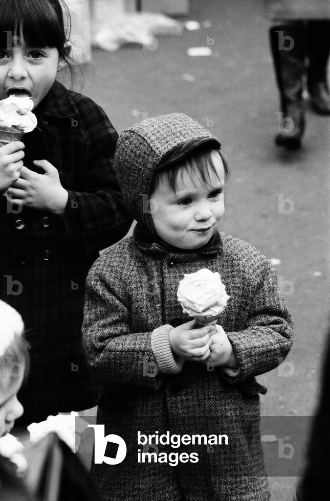 Jewish Cemetery, Glasgow, Scotland, 6th March 1971, Face of Britain 1971 Feature (b/w photo)