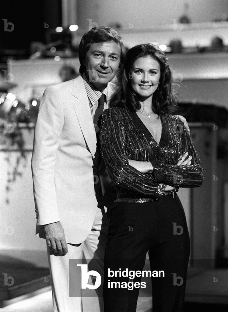 Lynda Carter American actress and singer with Des O'Connor, August 1980 (b/w photo)