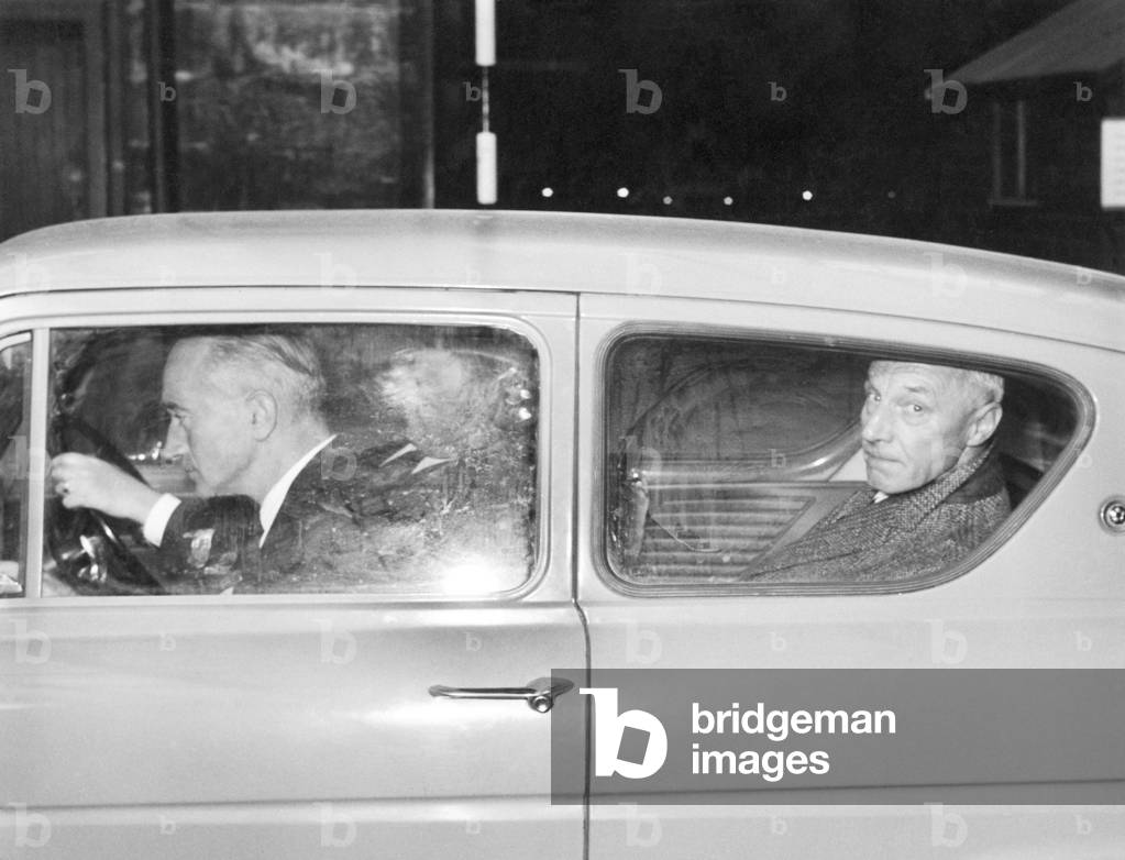 Castlecary 9th September 1968. A light engine passed a signal at danger after a telephone misunderstanding with the signalman, and collided with a 12-carriage passenger train waiting at the next signal. The driver and secondman of the light engine were killed. Our Picture Shows: Signalman D Craig of the Uffer Greenhill signal box seen here leaving the inquiry into the crash/ 18th September 1968 (b/w photo)