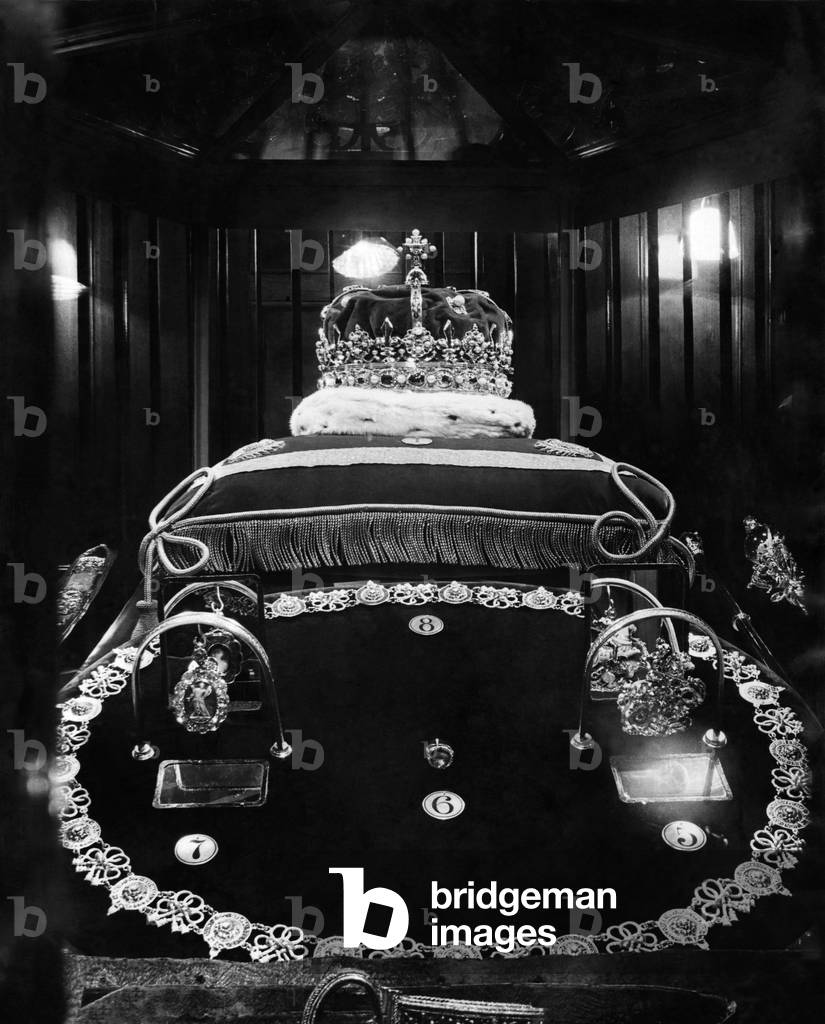 Crown Jewels (Scottish), 28th September 1948 (b/w photo)